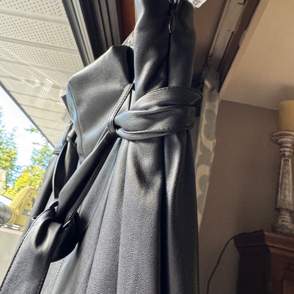 Faux leather pants - Picture 4 of 5